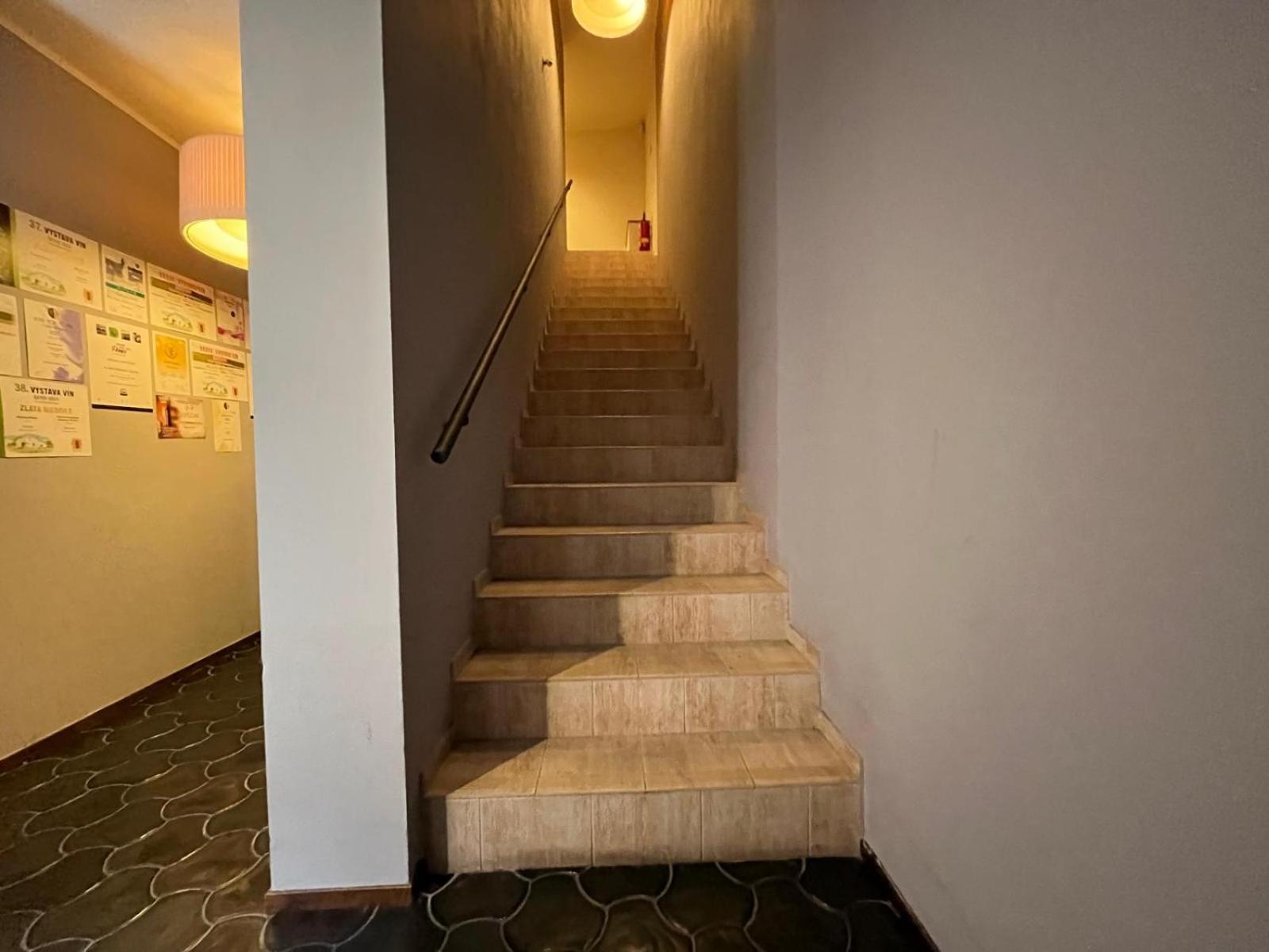 Nevinne Apartmany Kolín Buitenkant foto