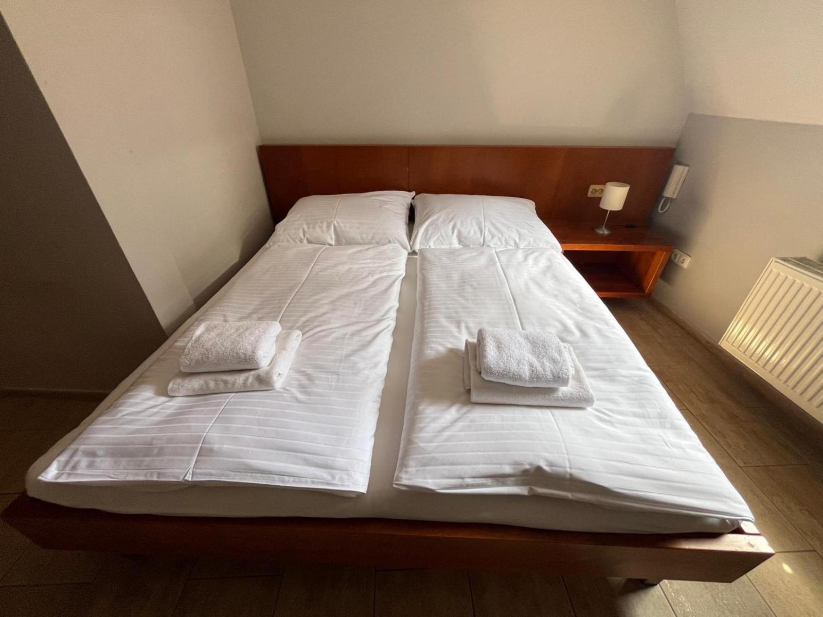 Nevinne Apartmany Kolín Buitenkant foto
